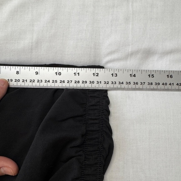 TNA Aritzia Women's Pull On Stretch Ruched Bodycon Mini Skirt Black Medium - Picture 7 of 11